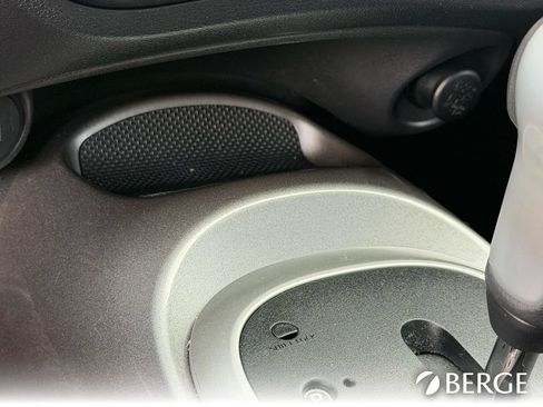 Used 2017 Nissan Juke SL image 30