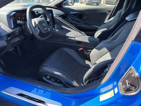 Used 2025 Chevrolet Corvette Stingray Preferred Cpe w/ Z51 Performance Package RWD image 9