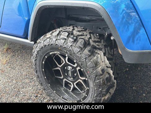 Used 2022 Jeep Gladiator Sport AWD/4WD image 6
