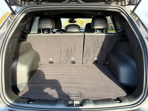 Used 2024 Jeep Compass Limited image 15