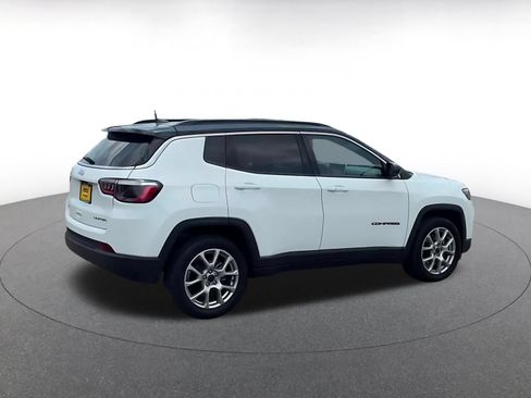 Used 2025 Jeep Compass Limited AWD/4WD image 14