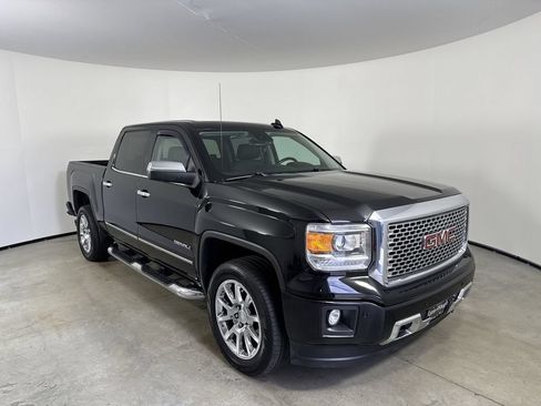 Used 2015 GMC Sierra 1500 Denali w/ Driver Alert Package AWD/4WD image 9