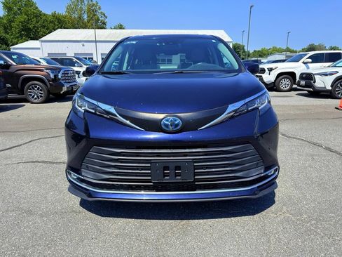 Used 2021 Toyota Sienna XLE FWD image 8