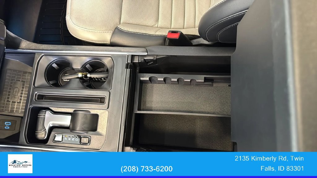 Used 2022 Ford F150 Lightning Platinum AWD/4WD image 29
