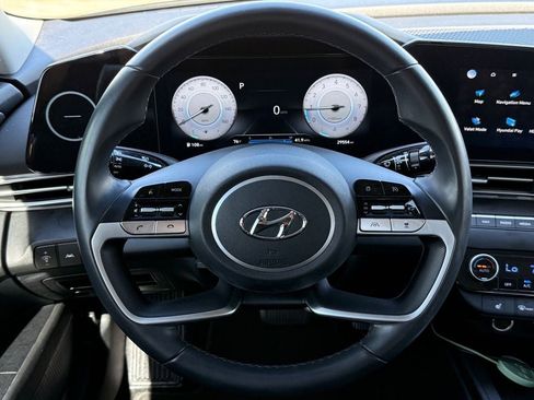 Used 2023 Hyundai Elantra SEL w/ Convenience Package FWD image 19