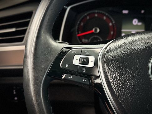 Used 2019 Volkswagen Jetta SE FWD image 17