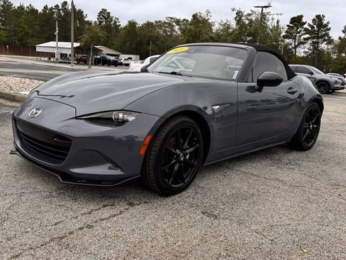 Used 2021 MAZDA MX-5 Miata Club image 3