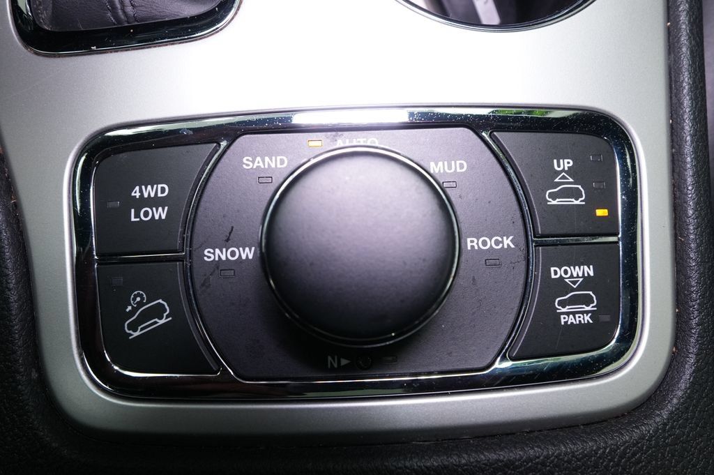Used 2016 Jeep Grand Cherokee High Altitude AWD/4WD image 37