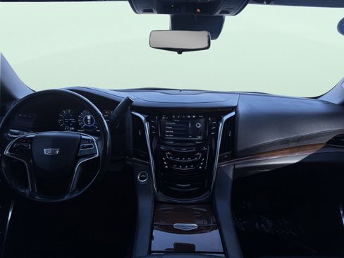 Used 2018 Cadillac Escalade Premium Luxury image 60