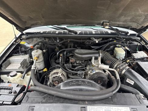 Used 2001 GMC Jimmy SLE w/ SLE Luxury Equipment Group AWD/4WD image 25