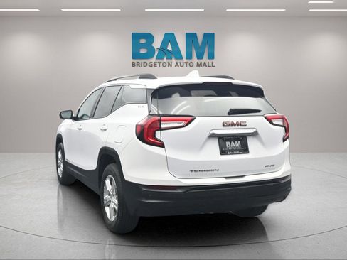 Used 2023 GMC Terrain SLE w/ Driver Convenience Package AWD/4WD image 5