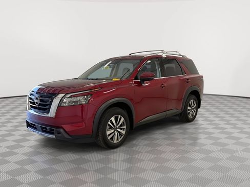 Certified 2025 Nissan Pathfinder SL AWD/4WD image 6