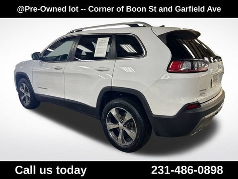 Used 2019 Jeep Cherokee Limited w/ Trailer Tow Group AWD/4WD image 4