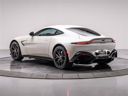 Used 2021 Aston Martin V8 Vantage Coupe RWD image 2