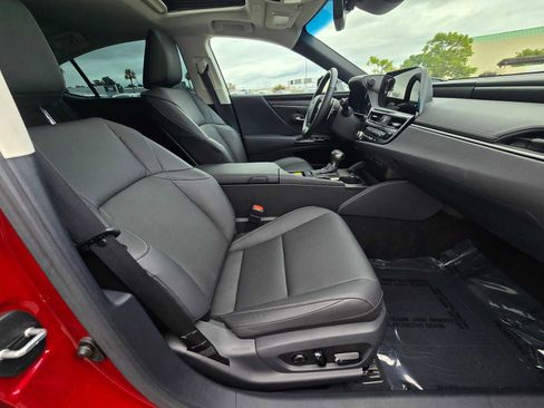 Used 2025 Lexus ES 300h w/ Premium Package FWD image 11