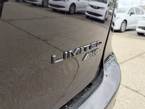 New 2026 Chrysler Pacifica Limited image 11