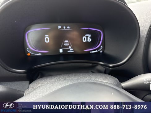 Used 2025 Kia Soul LX w/ LX Technology Package FWD image 8