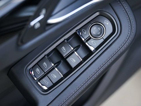 Certified 2026 Porsche Macan AWD/4WD image 26