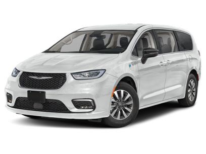 Used 2024 Chrysler Pacifica Limited