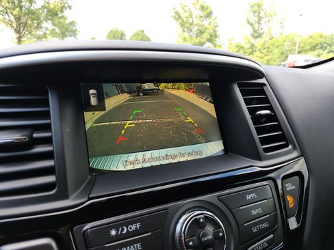 Used 2020 Nissan Pathfinder SV FWD image 16