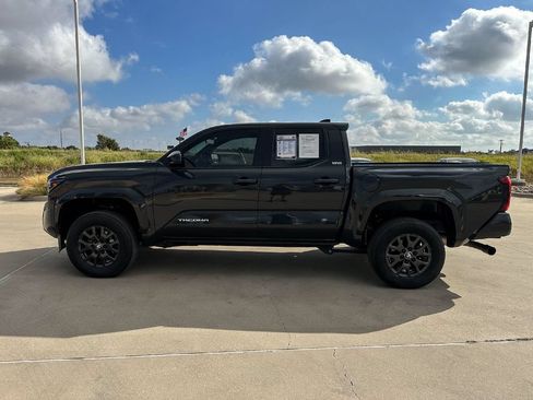Used 2026 Toyota Tacoma SR5 AWD/4WD image 6
