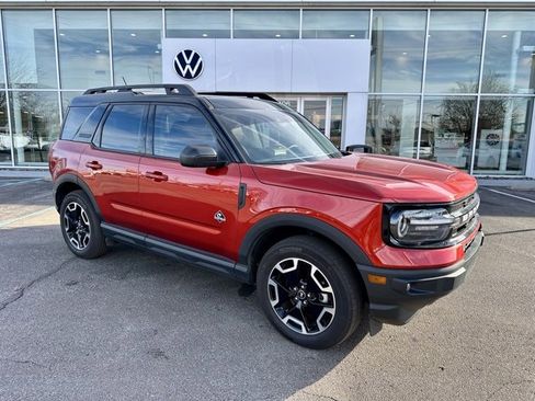 Used 2024 Ford Bronco Sport Outer Banks w/ Tech Package image 1