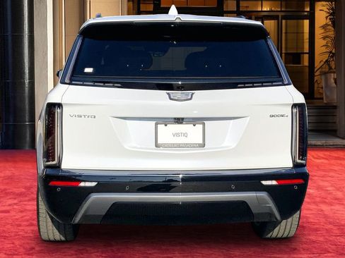 New 2026 Cadillac Vistiq Sport image 5