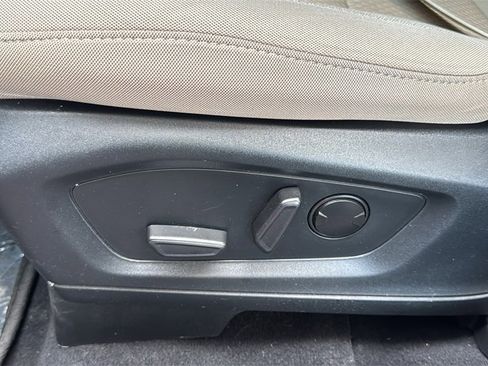 Certified 2023 Ford Explorer XLT image 20