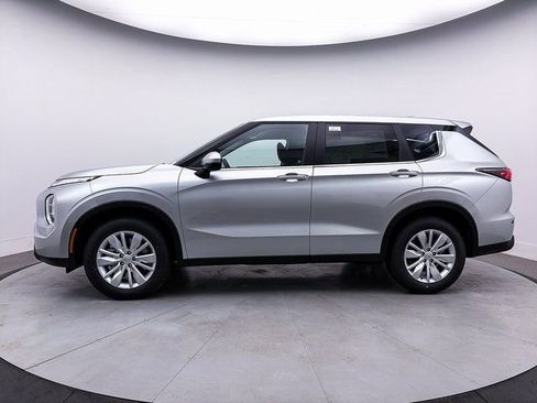 New 2026 Mitsubishi Outlander ES image 25