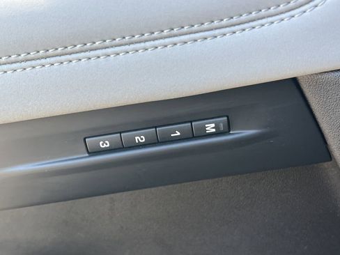 Used 2020 Land Rover Range Rover Evoque R-Dynamic SE image 14