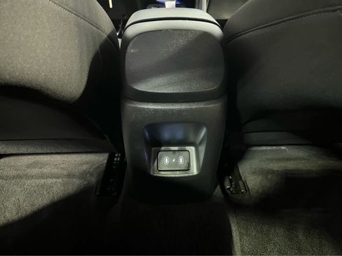 Used 2024 Hyundai Elantra SE FWD image 11