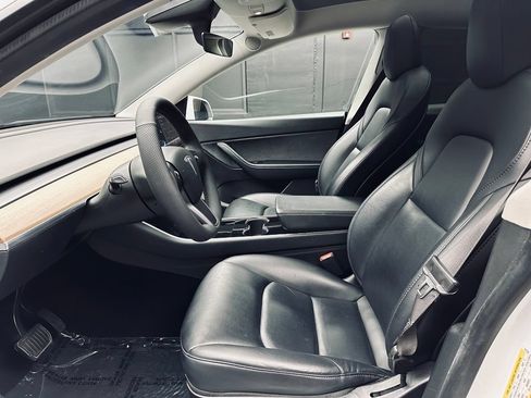 Used 2021 Tesla Model Y Long Range AWD/4WD image 18