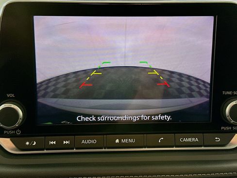 Used 2024 Nissan Rogue S FWD image 22