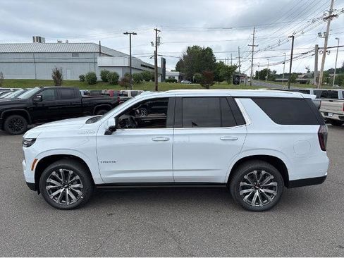 New 2026 Chevrolet Tahoe High Country AWD/4WD image 15