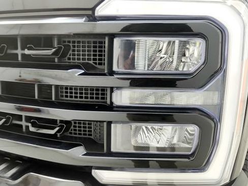 Used 2023 Ford F250 XLT w/ Black Appearance Package AWD/4WD image 24