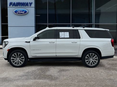 Used 2021 GMC Yukon XL Denali AWD/4WD image 8