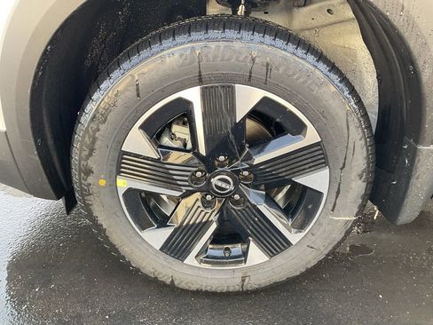 New 2026 Nissan Kicks SV w/ SV Premium Package image 9