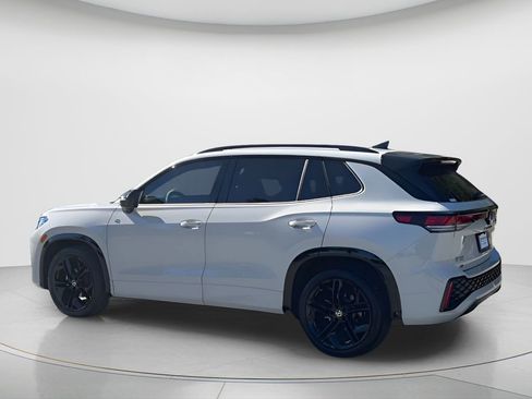 New 2026 Volkswagen Tiguan SE R-Line FWD image 6