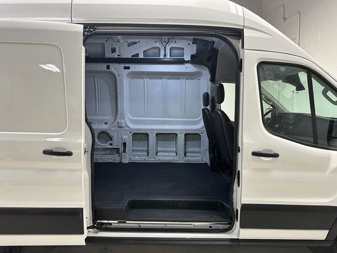 Used 2024 Ford Transit 250 148 High Roof RWD image 9