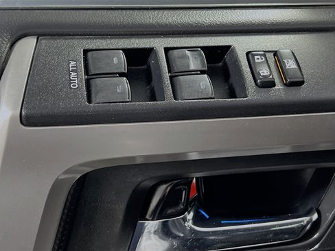 Used 2018 Toyota 4Runner Limited AWD/4WD image 17