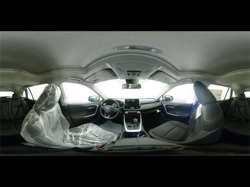 Used 2025 Toyota RAV4 XLE Premium image 66