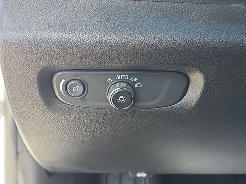 Used 2022 Chevrolet Traverse Premier image 29