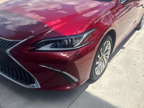 Certified 2020 Lexus ES 350 Ultra Luxury w/ Accessory Package 2 FWD image 6