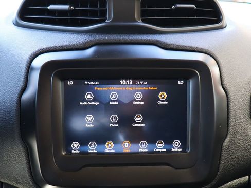 Used 2019 Jeep Renegade Latitude FWD image 49