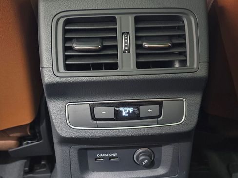 Certified 2025 Audi Q5 2.0T Premium w/ Convenience Plus Package image 19