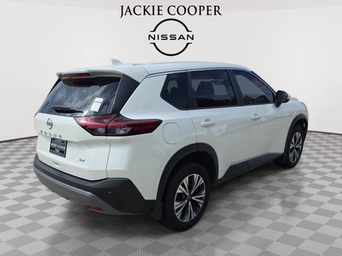 Used 2023 Nissan Rogue SV FWD image 5