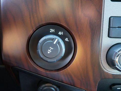 Used 2011 Ford F350 Lariat w/ Lariat Interior Pkg image 26