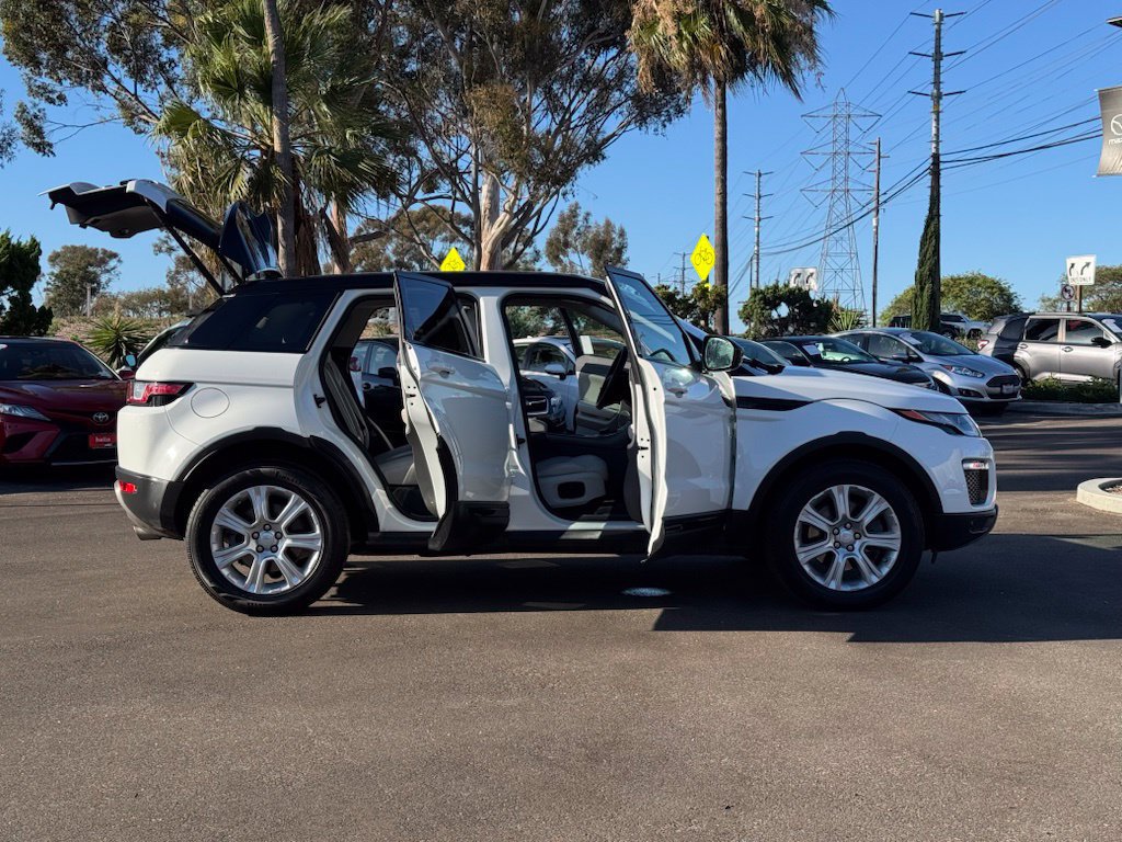 Used 2018 Land Rover Range Rover Evoque SE AWD/4WD image 28