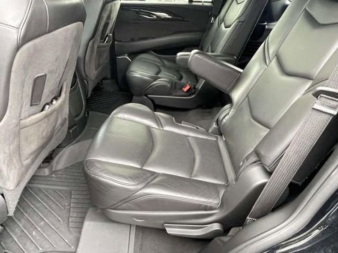 Used 2020 Cadillac Escalade Platinum image 11