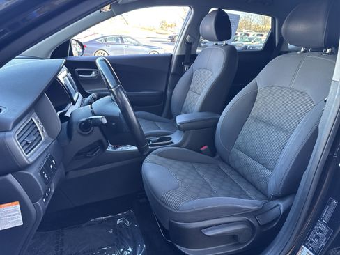 Used 2019 Kia Niro LX image 5
